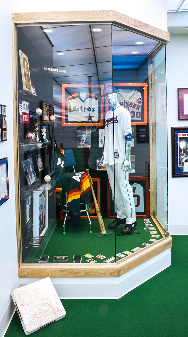 Woody's Classic Cars & Baseball Museum